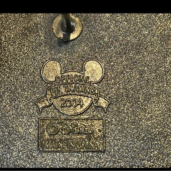 Disney Pin Animal Kingdom Minnie Mouse Safari Hat - Picture 3 of 3